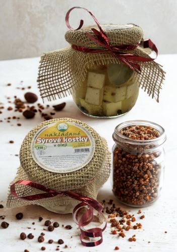Nakládané sýrové kostky balkánského typu v oleji 350g - ve skle